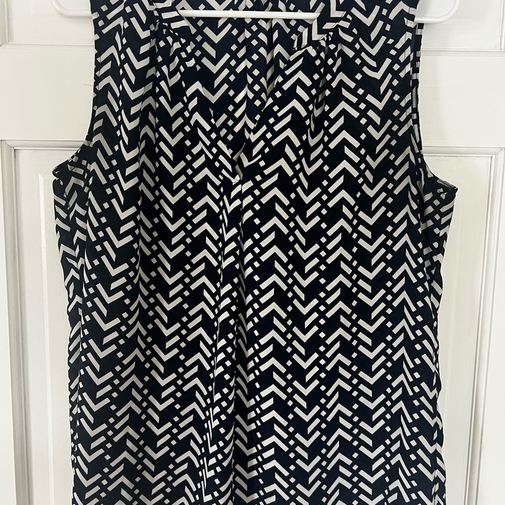 Roz & Ali Monochrome Chevron Sleeveless Blouse